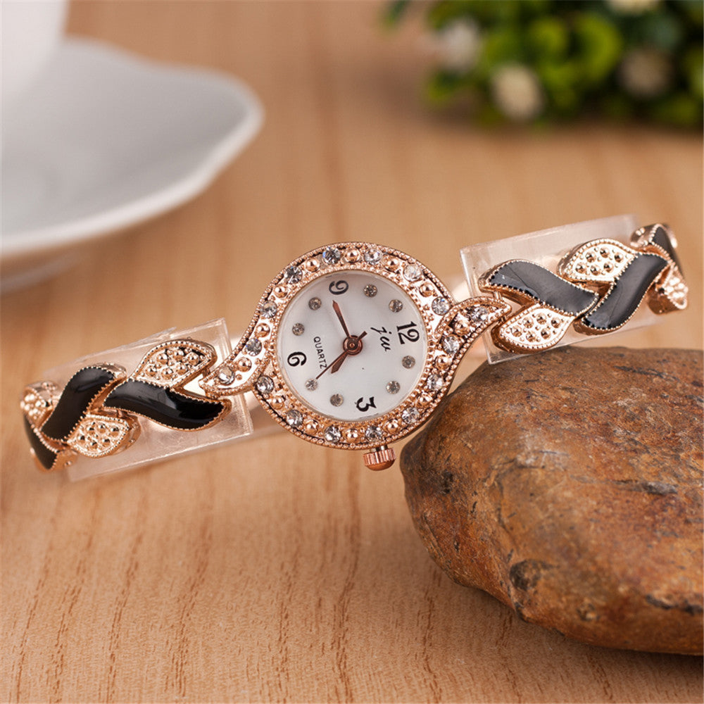 Ladies Leaf Bracelet Quartz Wristwatch